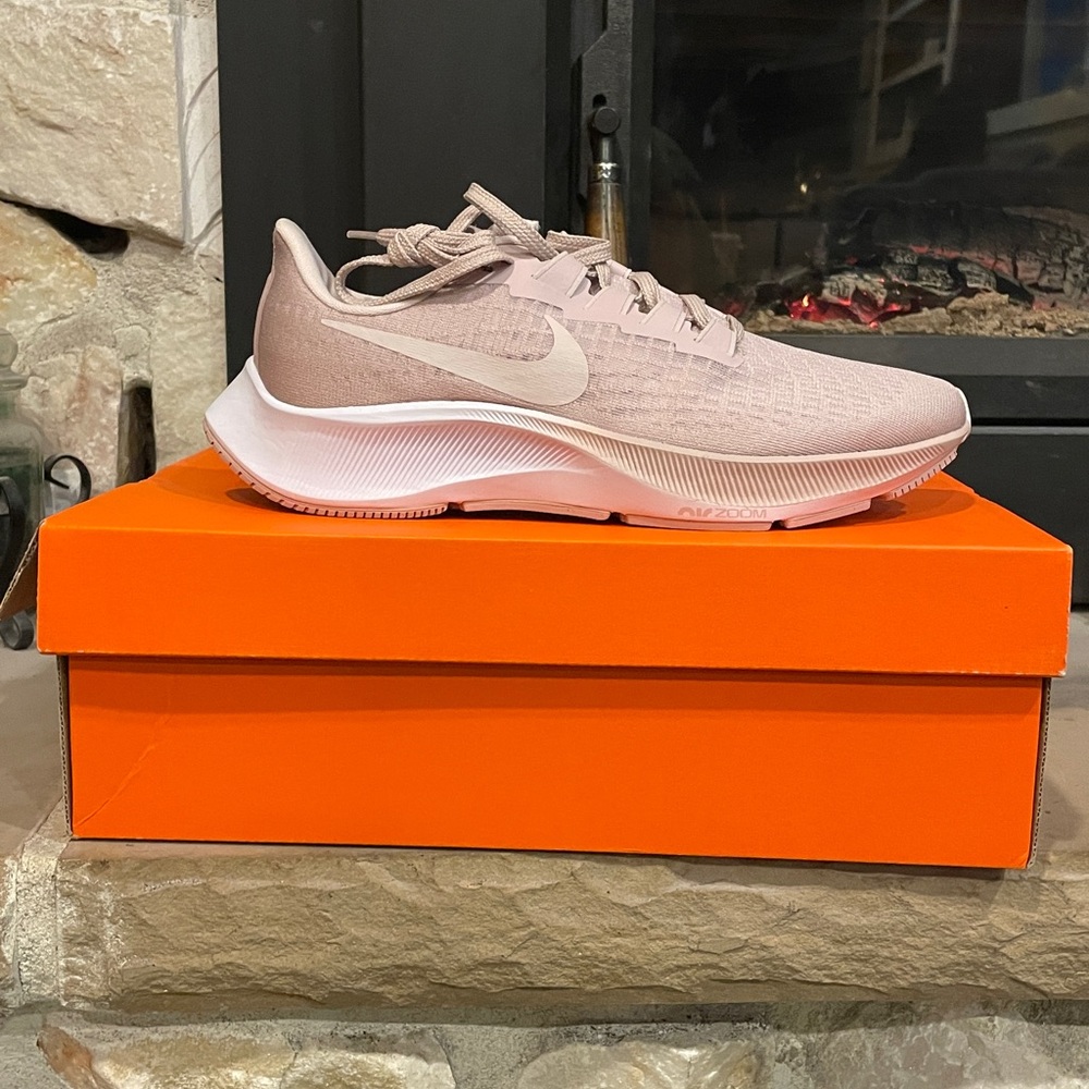 Nike Air Zoom Pegasus Women's Champagne Barely Rose Sneakers EU 39 W 8 NIB
